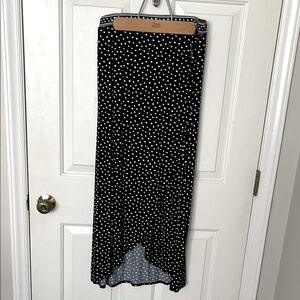 Max Studio Black and White High-Low Pencil Maxi Skirt. Size small.